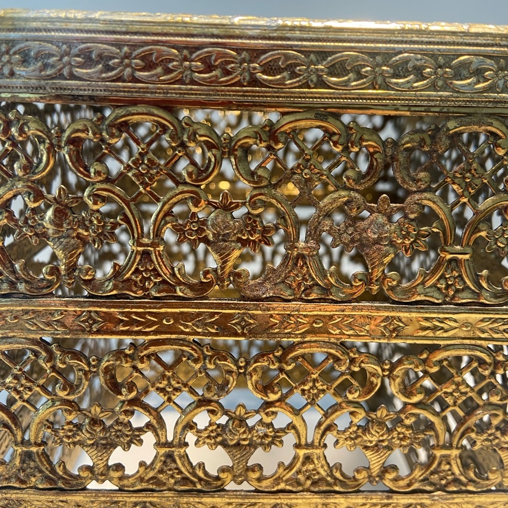 Vintage Ornate Filigree Metal Jewelry Box - Gold Tone - Picture 6 of 15
